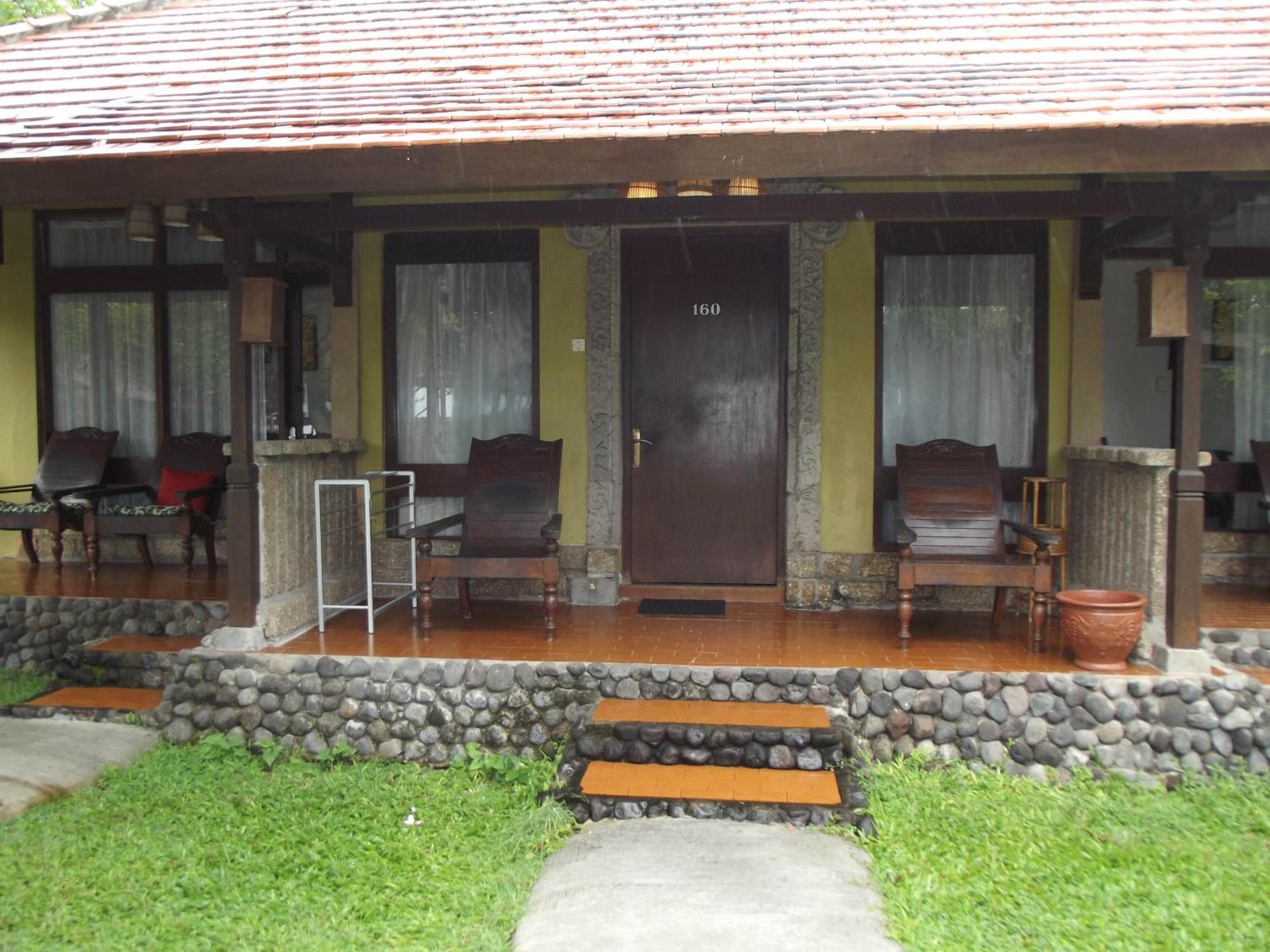 Peneeda View Beach Hotel Sanur  Exterior photo