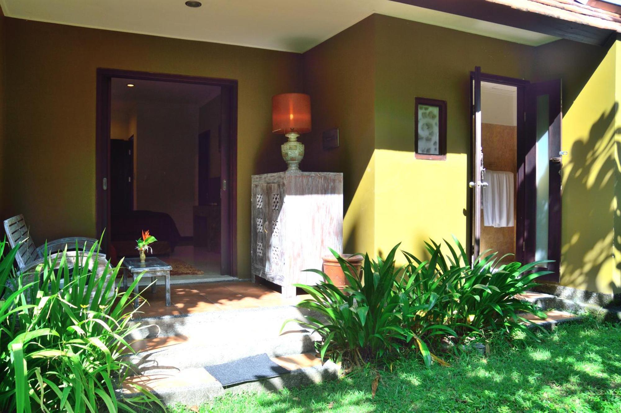 Peneeda View Beach Hotel Sanur  Room photo