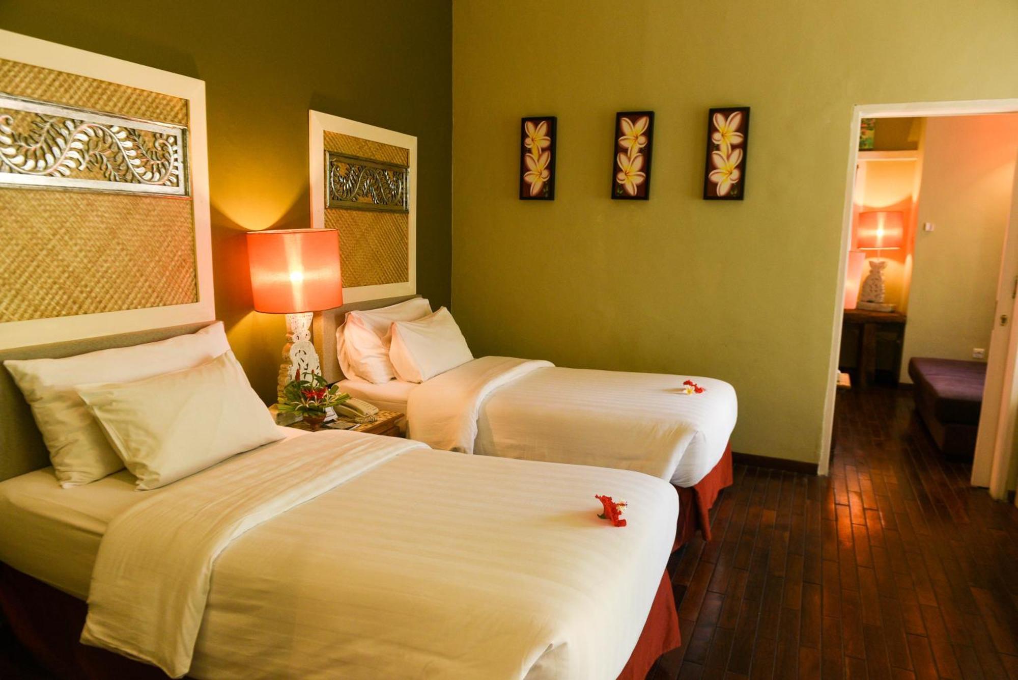 Peneeda View Beach Hotel Sanur  Exterior photo