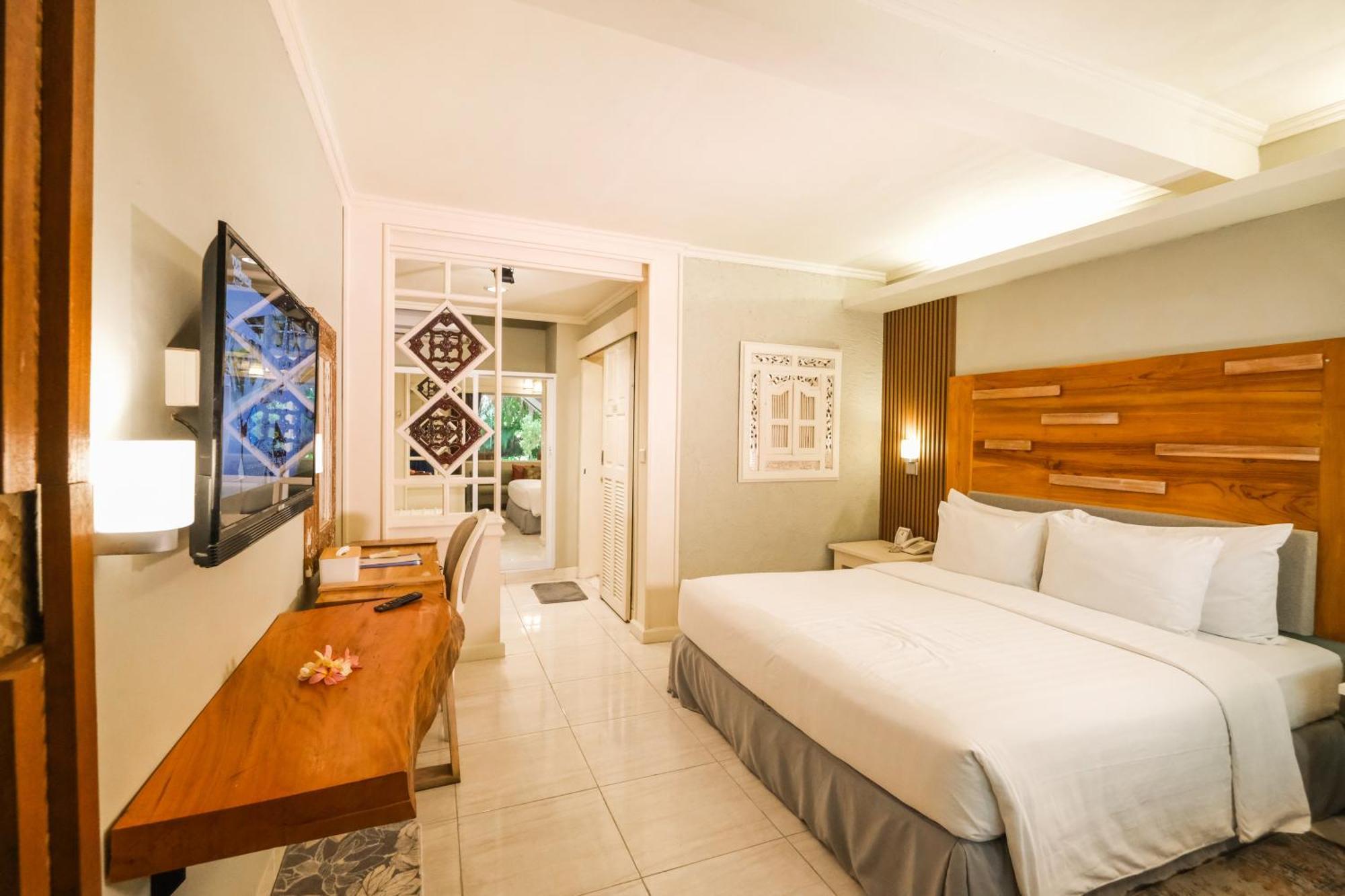 Peneeda View Beach Hotel Sanur  Exterior photo