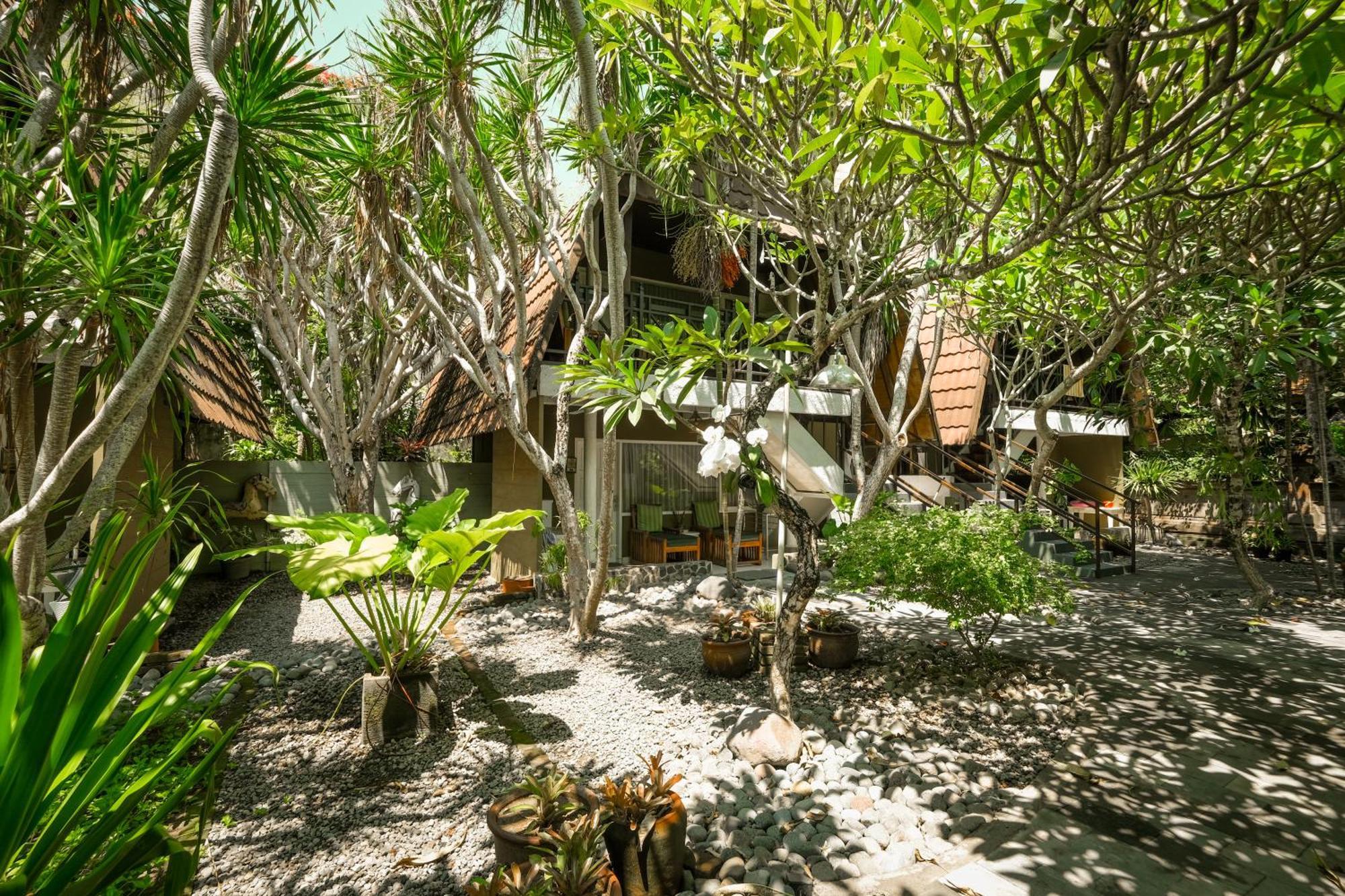 Peneeda View Beach Hotel Sanur  Exterior photo