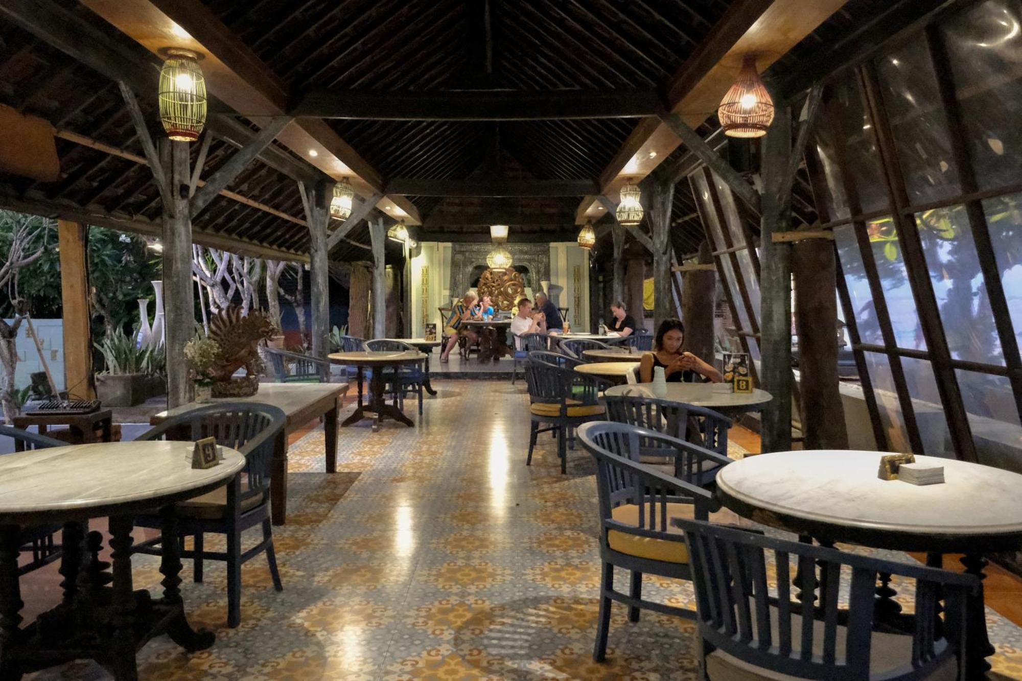 Peneeda View Beach Hotel Sanur  Exterior photo