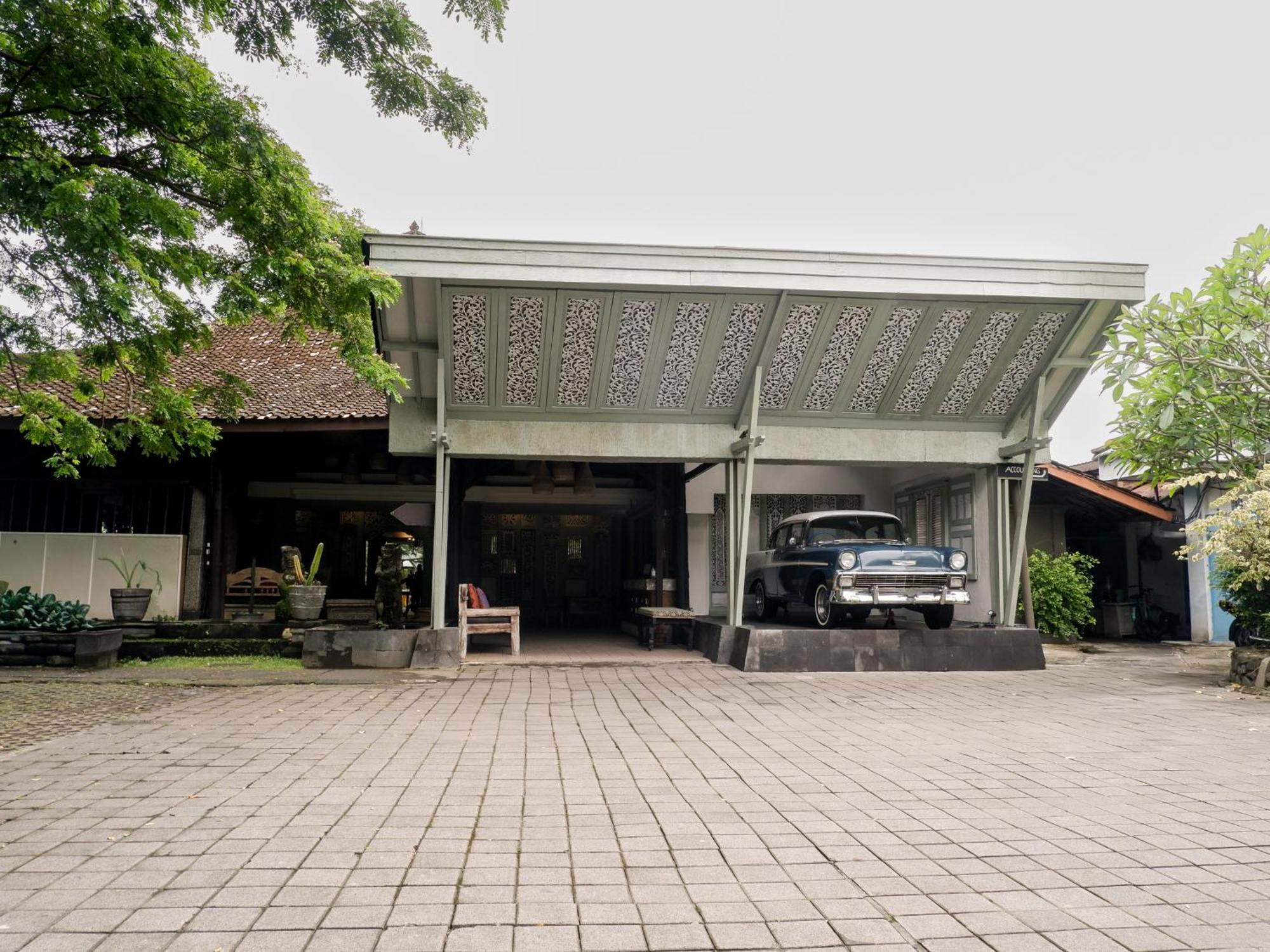 Peneeda View Beach Hotel Sanur  Exterior photo