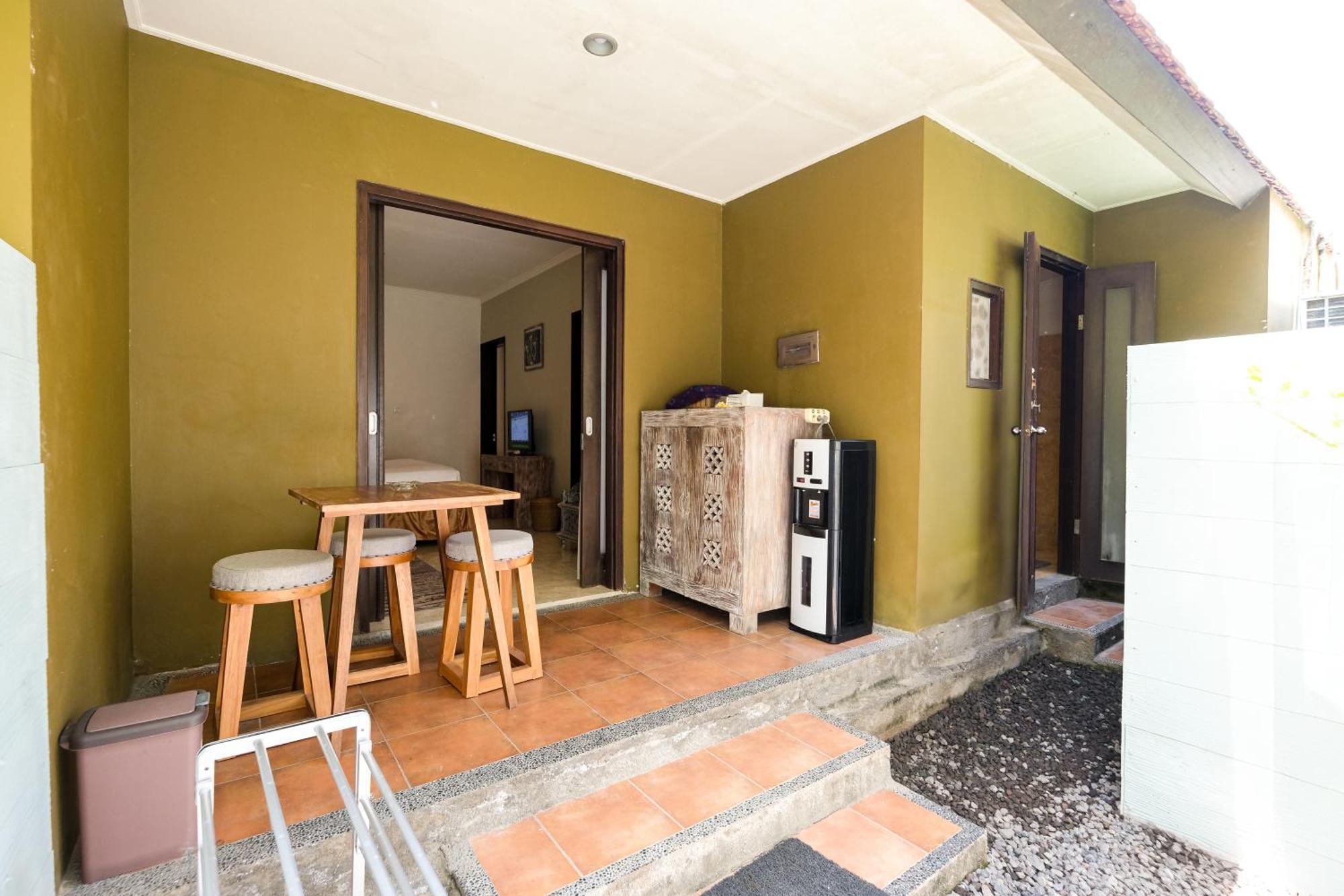Peneeda View Beach Hotel Sanur  Exterior photo