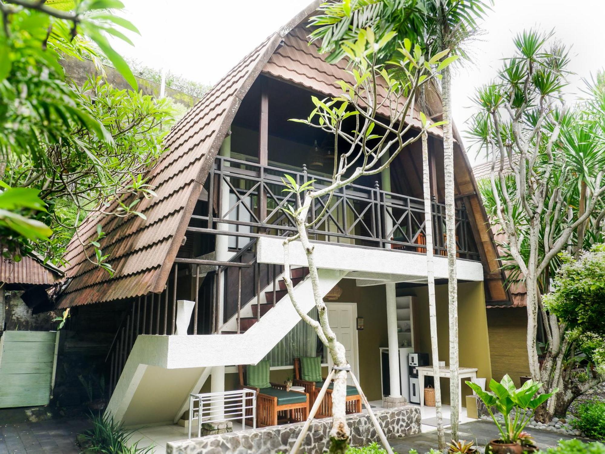 Peneeda View Beach Hotel Sanur  Exterior photo