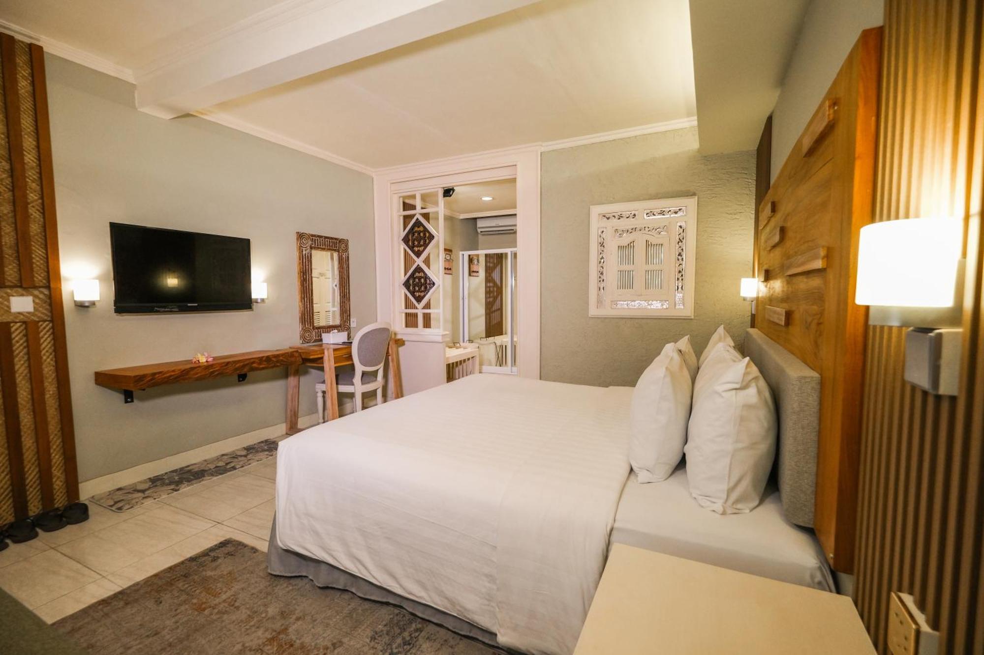 Peneeda View Beach Hotel Sanur  Exterior photo