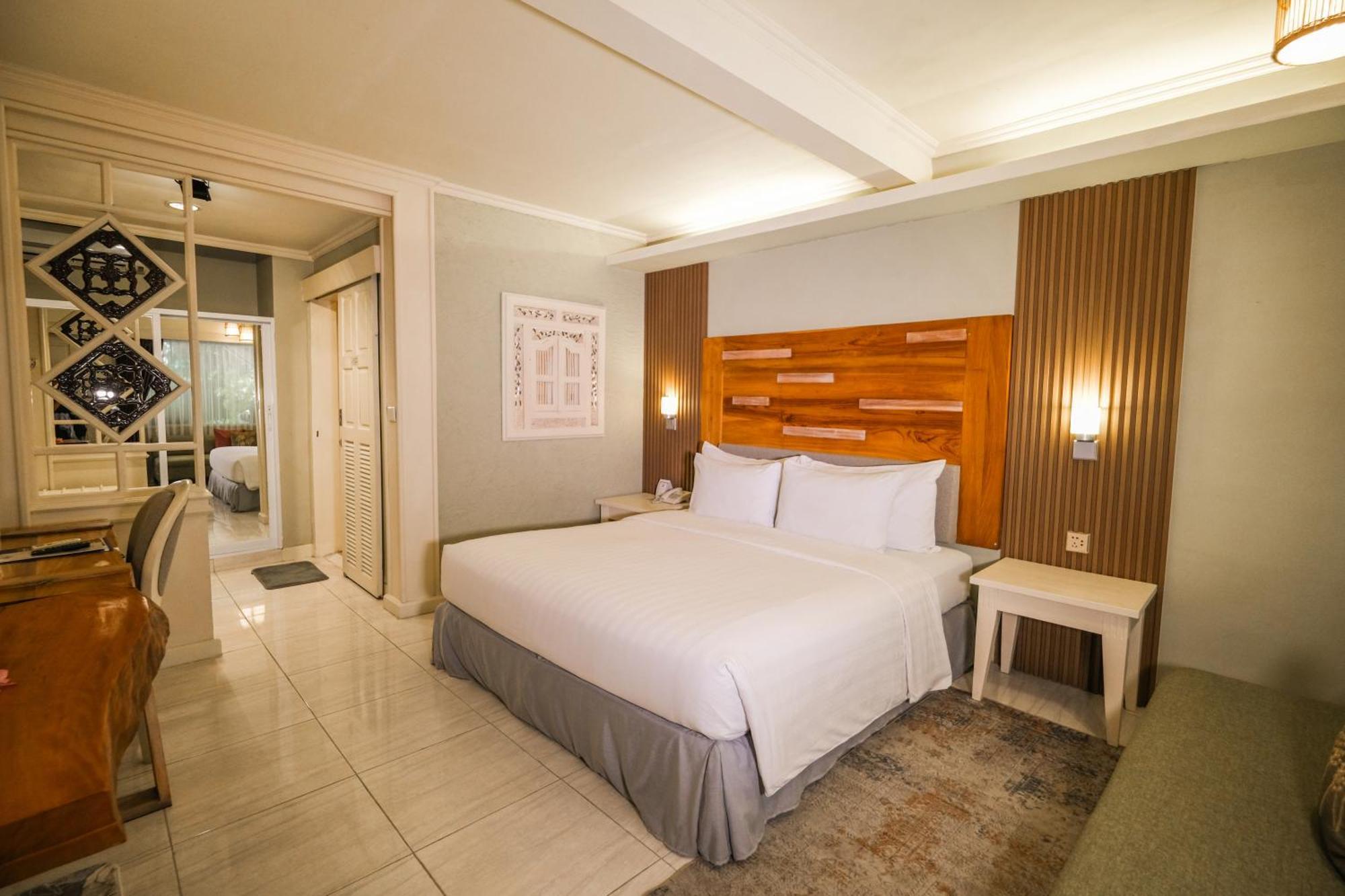 Peneeda View Beach Hotel Sanur  Exterior photo