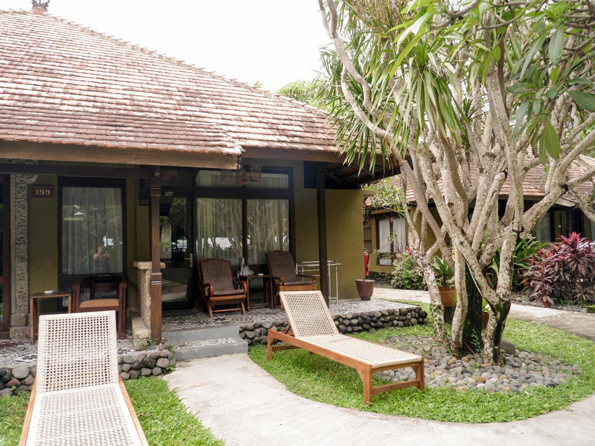 Peneeda View Beach Hotel Sanur  Exterior photo