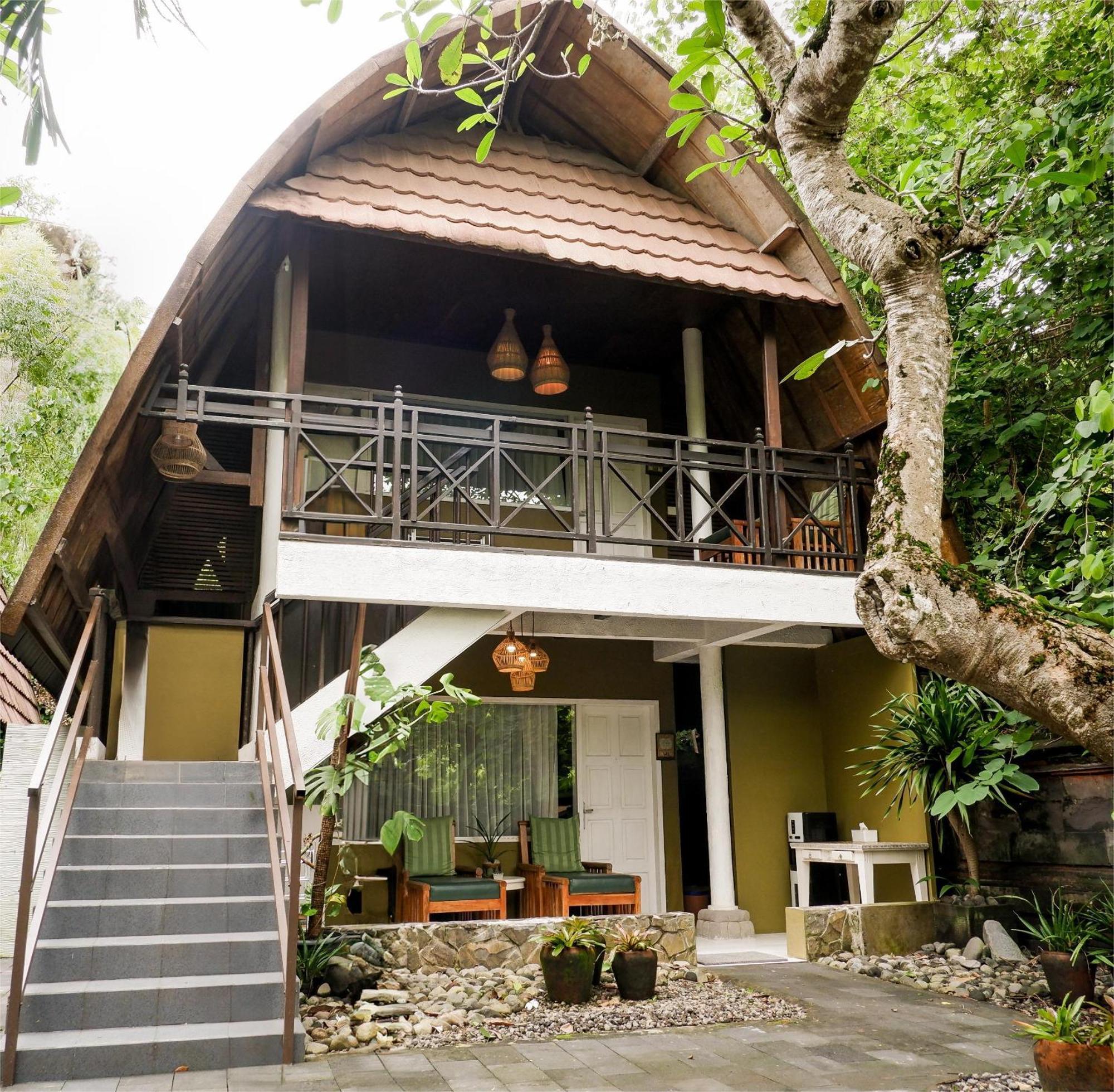 Peneeda View Beach Hotel Sanur  Exterior photo