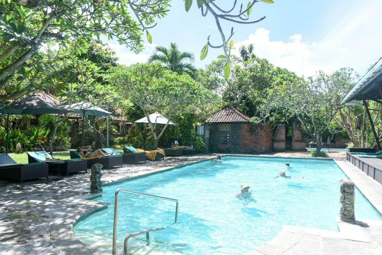 Peneeda View Beach Hotel Sanur  Exterior photo
