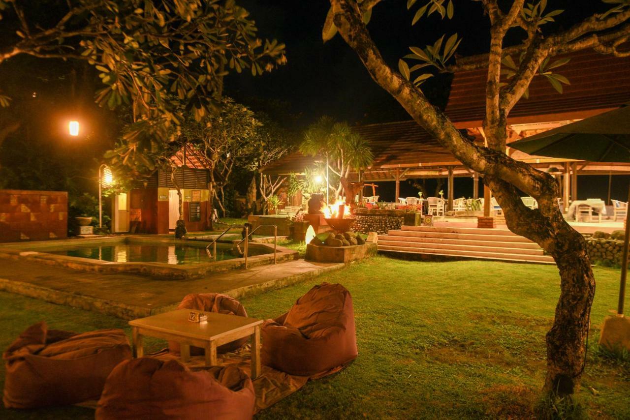 Peneeda View Beach Hotel Sanur  Exterior photo